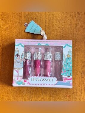 Enchante Accessories Lip Gloss Set of 4 Gift Holiday Pinks NEW